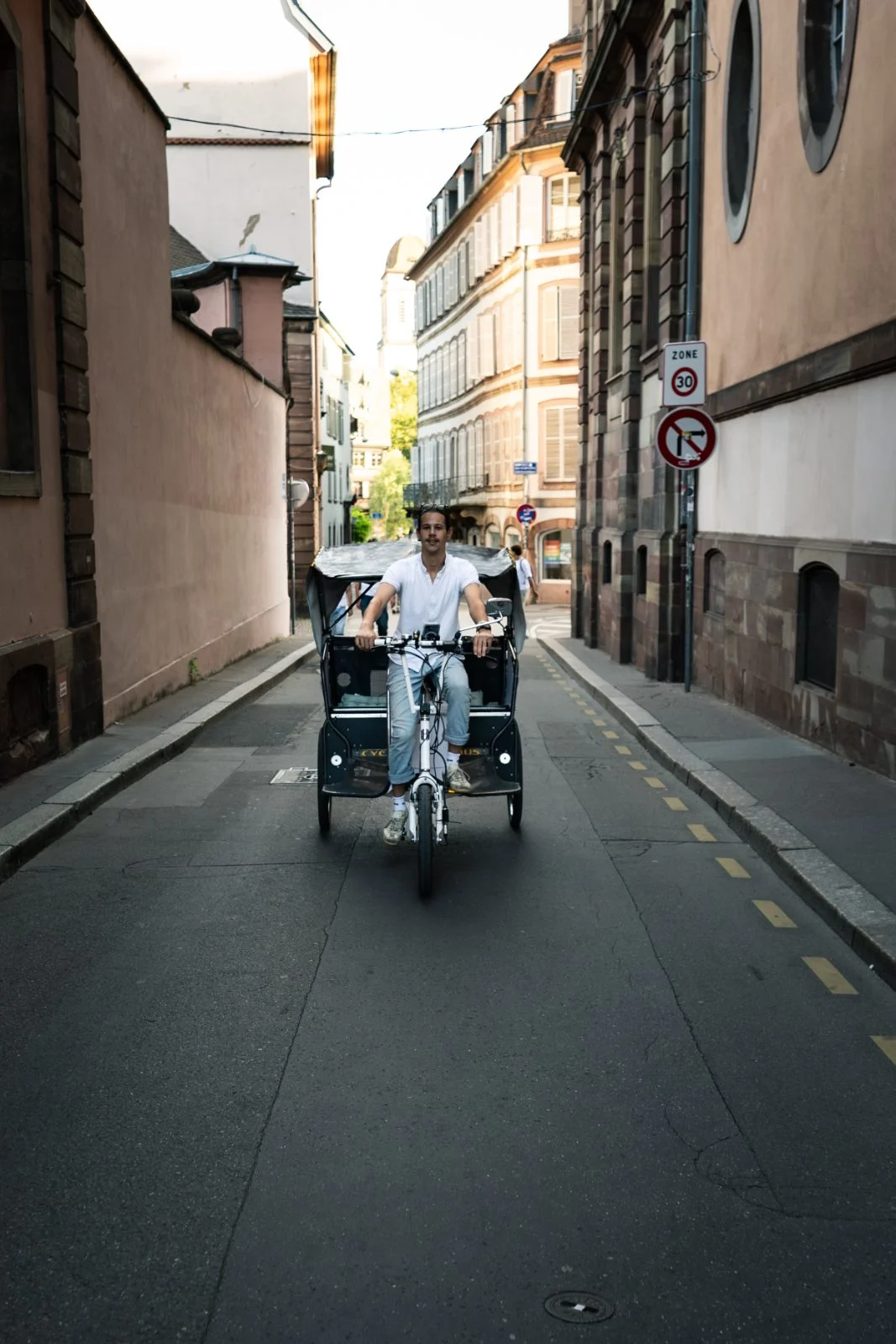 La calèche dans une avenue de la Neustadt